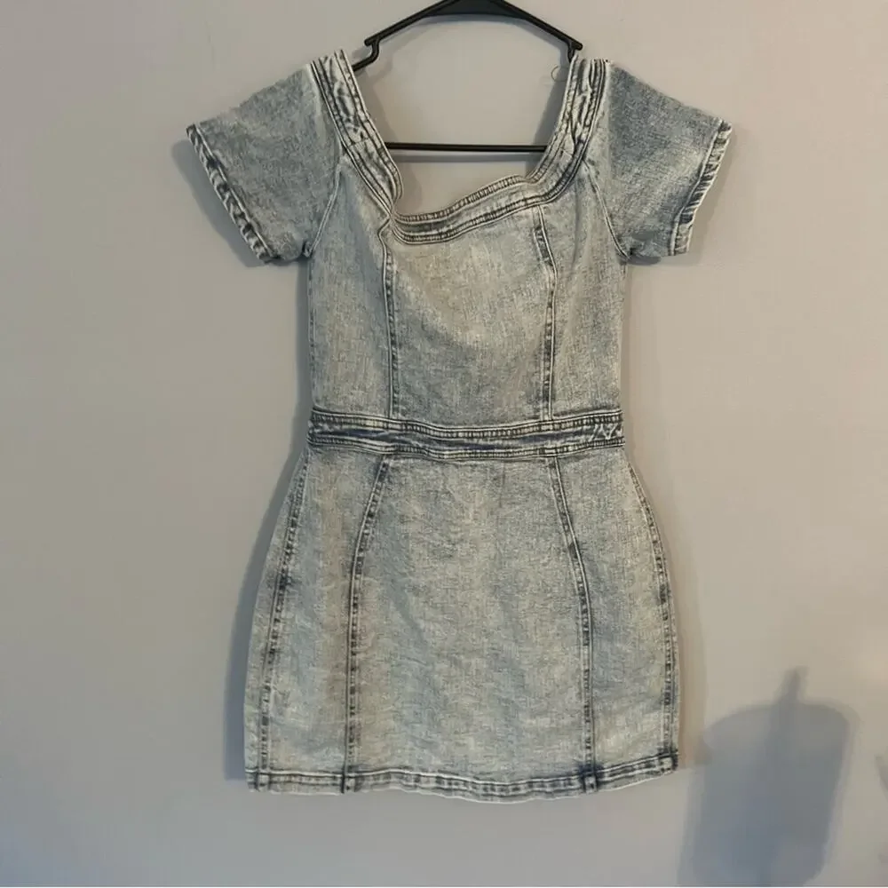NWT Shoe Dazzle Denim Mini Dress Size Medium Measures Like XS Button Down - Picture 2 of 9